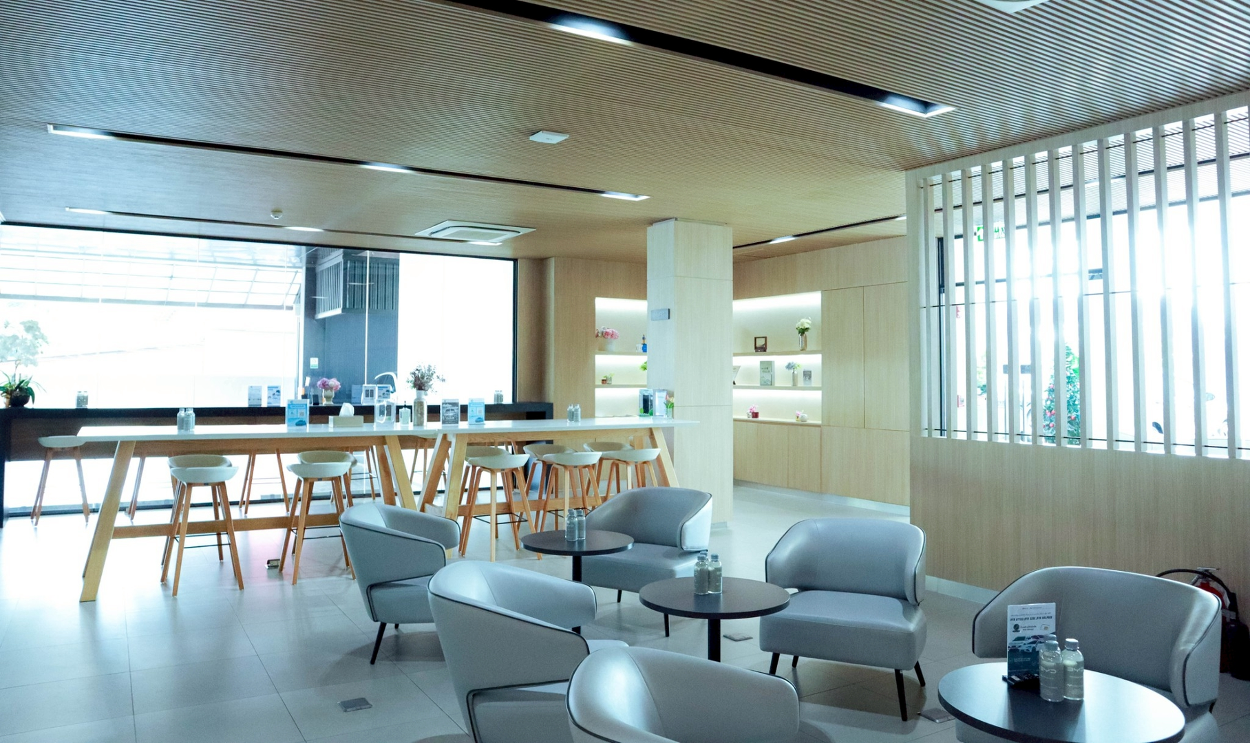 BYD Metromobile showroom 7